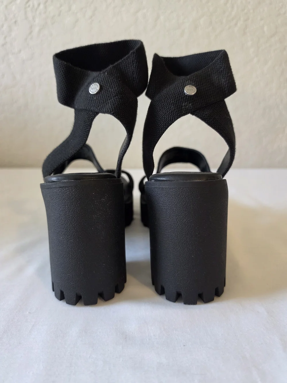 Y2K Madden NYC Women's Black Chunky Platform Sandals Size 10